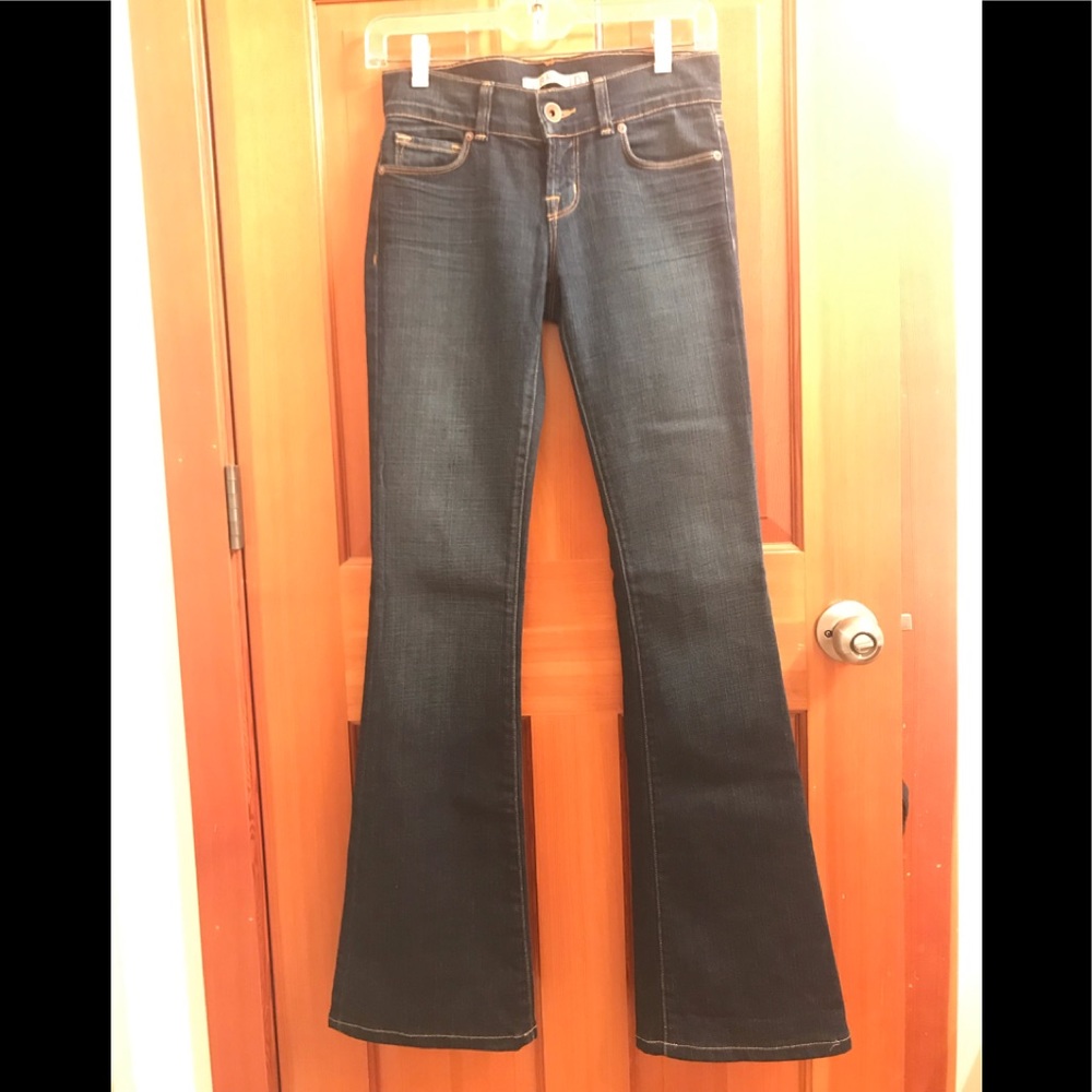 Like new J Brand dark rinse low rise jeans size24
